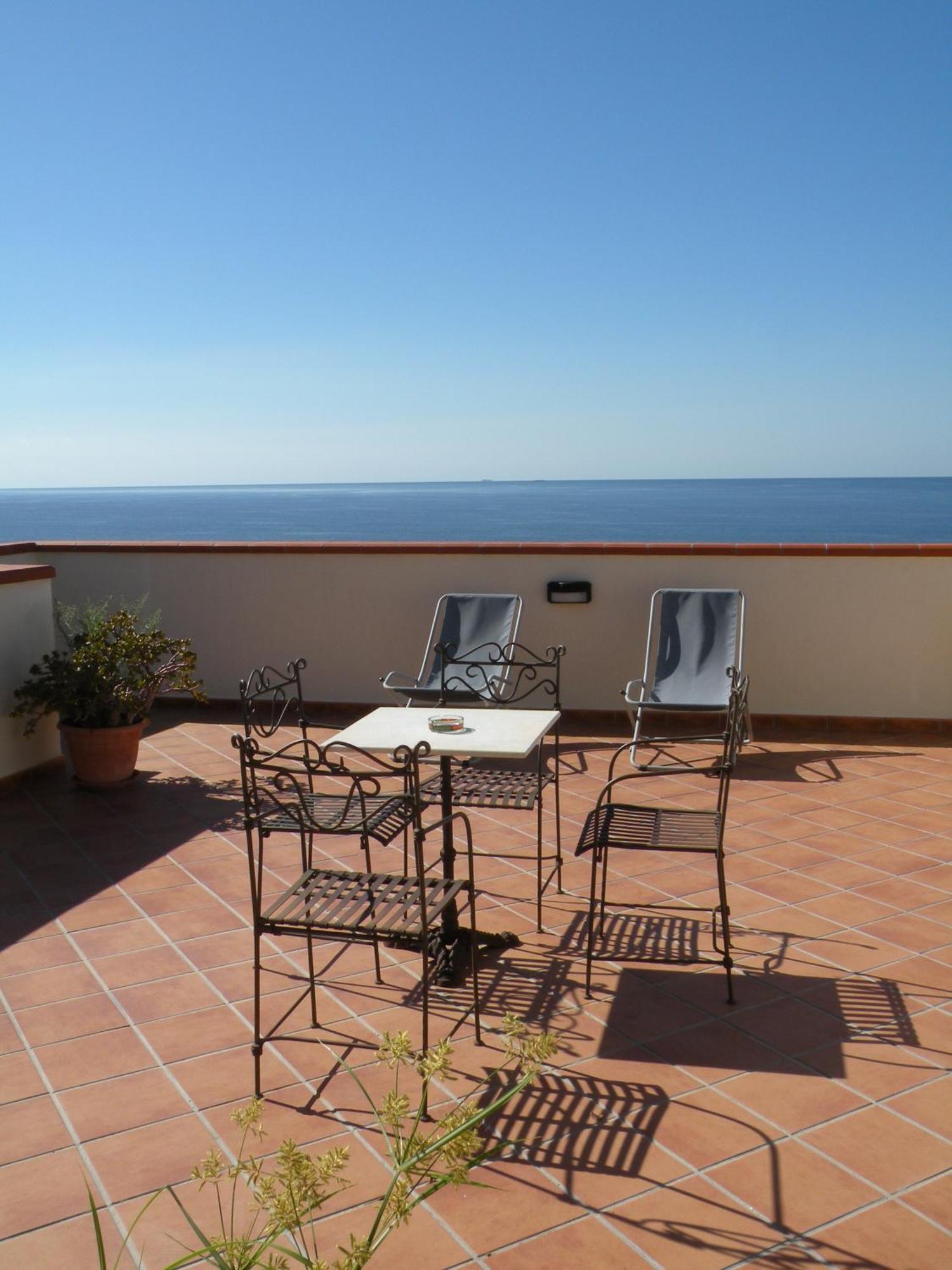 Hotel Terrazze Sul Mare Melito Di Porto Salvo Extérieur photo